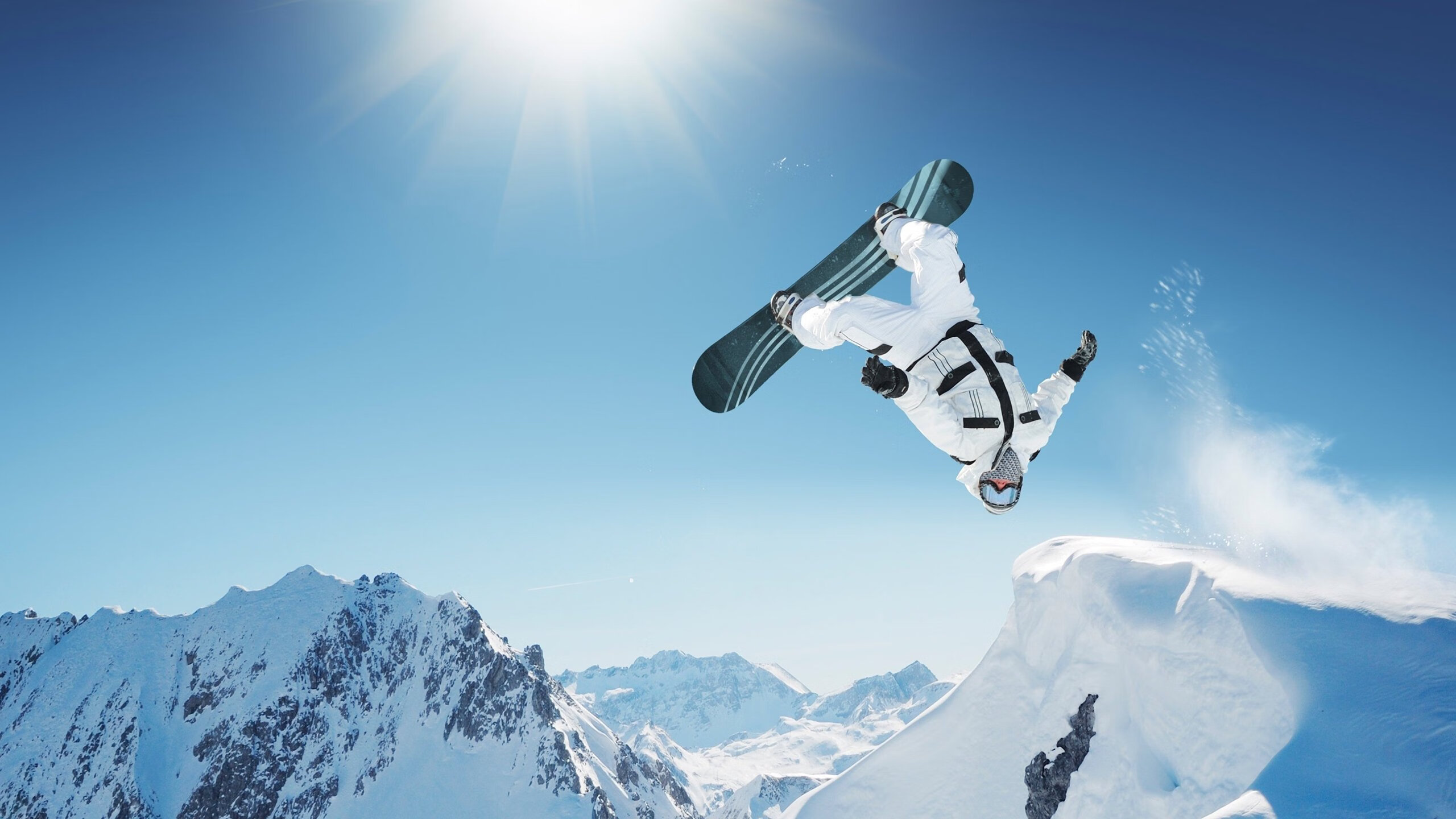 教资考场乱象:女生占男厕还“倒打一耙”引发争议